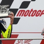 MotoGP Valencia Race,… fight Rossi vs Marquez … Marquez berhasil sebagai pemenang …!!!