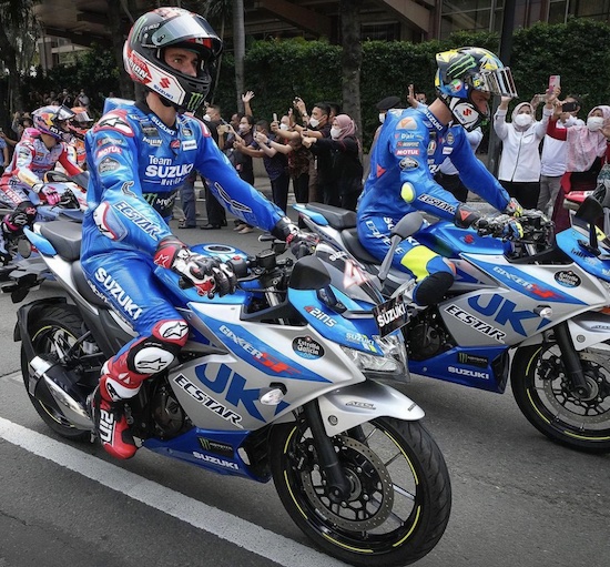 Duo Suzuki Parade