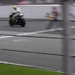 Rossi menang,…. Circuit Sepang rusuuuh …!!!