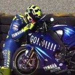 Sangat menyentuh hati,… Valentino Rossi harus berpisah dari YZR-M1 …!!!