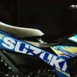 Eaaa…. banderol Suzuki Satria FU Injeksi,… provokatif banget terhadap Honda Sonic … nyalakan nyaliii …???