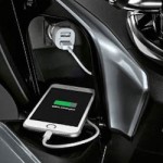 Fitur charger HP di Honda PCX 150 lokal,… lumayan berguna bagi konsumen …???