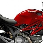 Perbandingan antara Ducati Monster 795 vs Kawasaki ER-6n,… beda rasaaa tentu bedaaa hargaaa …???