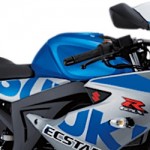 Ditengah persaingan ketat motor sportz 150cc,… hanya ada satu jurus jika Suzuki GSX-R150 ingin bangkiiiit …???